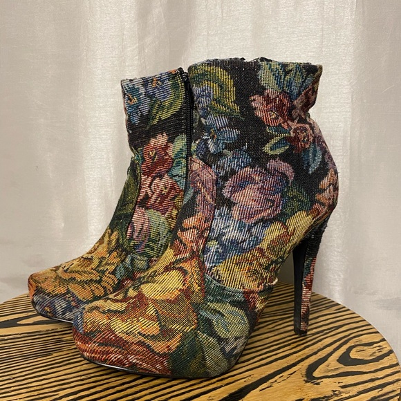 Floral Stiletto Bootie - Picture 3 of 4